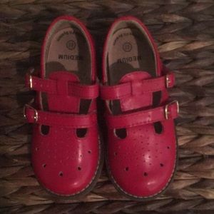 FootMates, red leather, sandal shoe, size 8.5 M